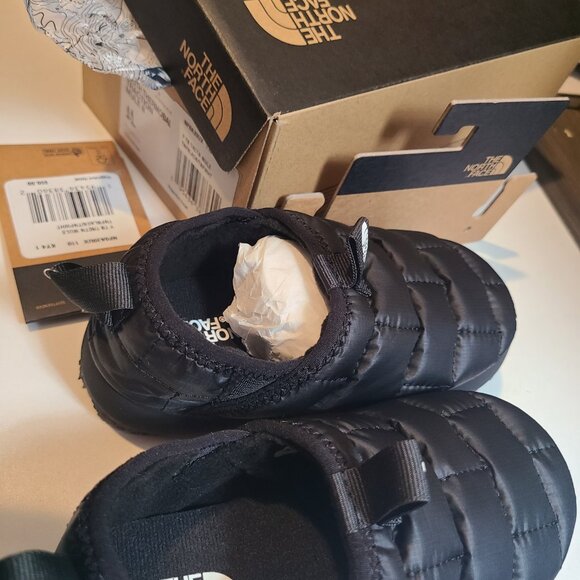 The north face slipper shoes. Perfect gift for winter. New in box - Picture 5 of 5